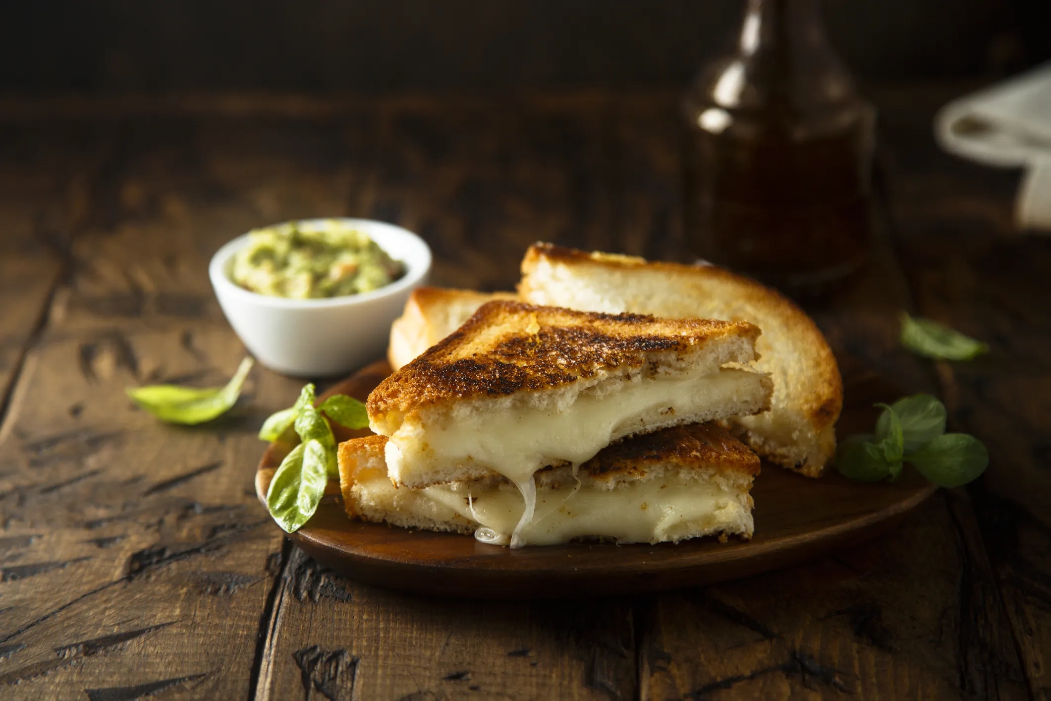 Delicious grilled cheese
sandwich showcasing the freshness and safety ensured by natamycin.
